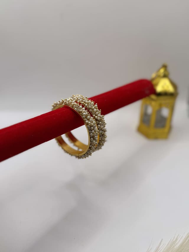 🤍 Pearl Elegance Bangles 🤍 hover