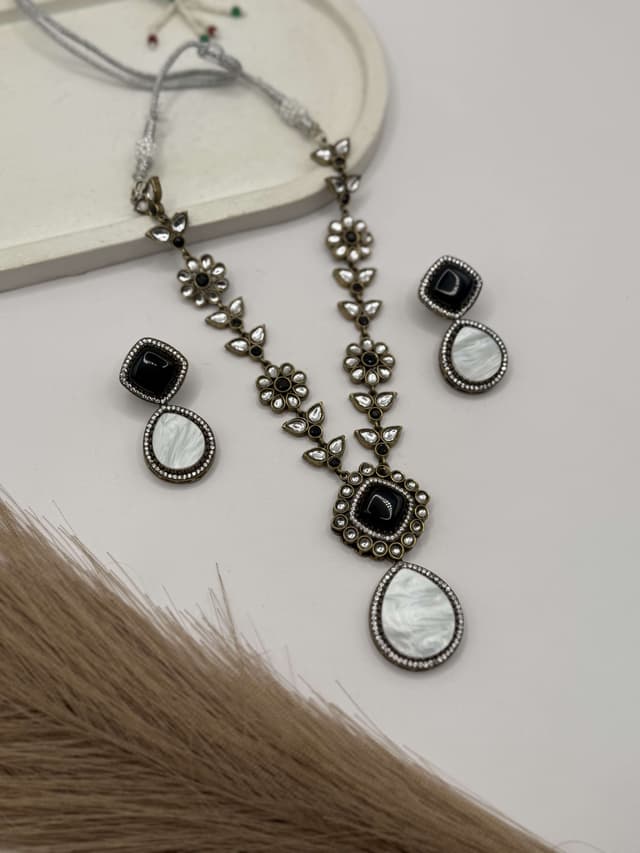 Midnight Bloom Necklace Set hover