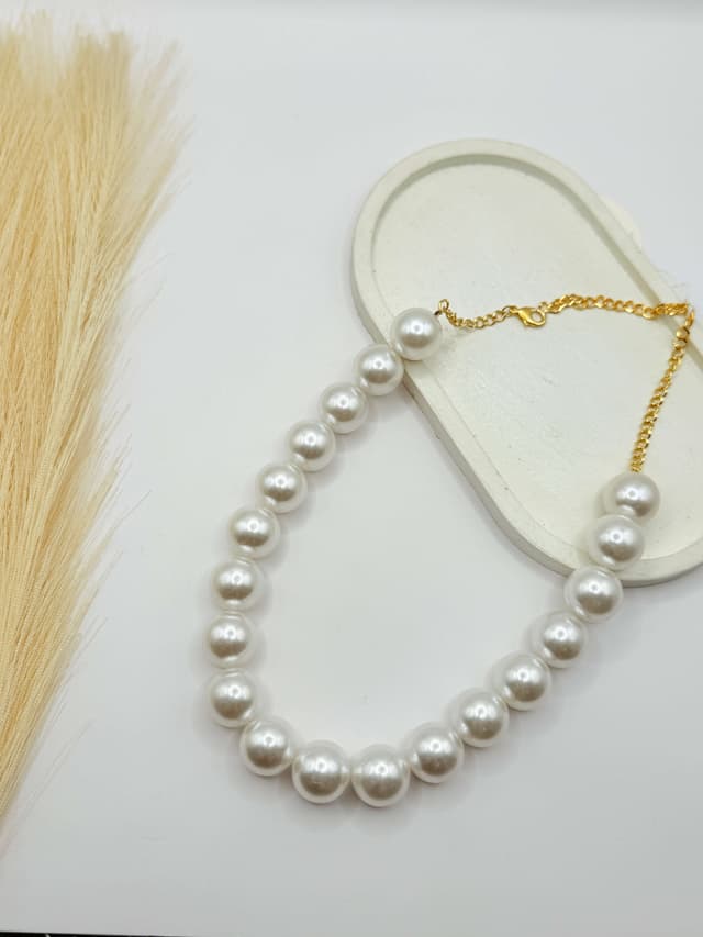 Royal Pearl Necklace hover