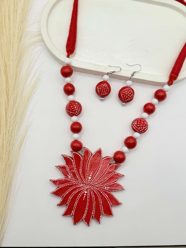 Red Lotus Necklace Set