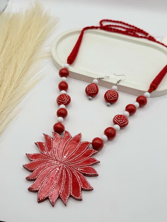 Red Lotus Necklace Set hover