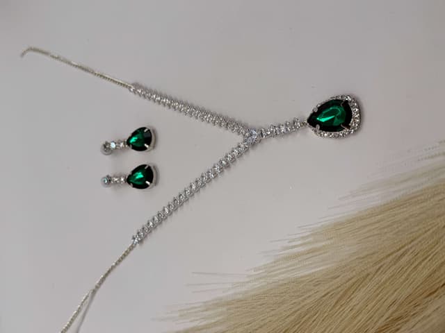 Crystal Charm Necklace Set -GREEN hover