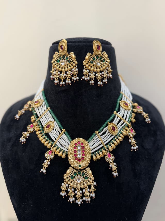Pretty Pataka Neckpiece hover