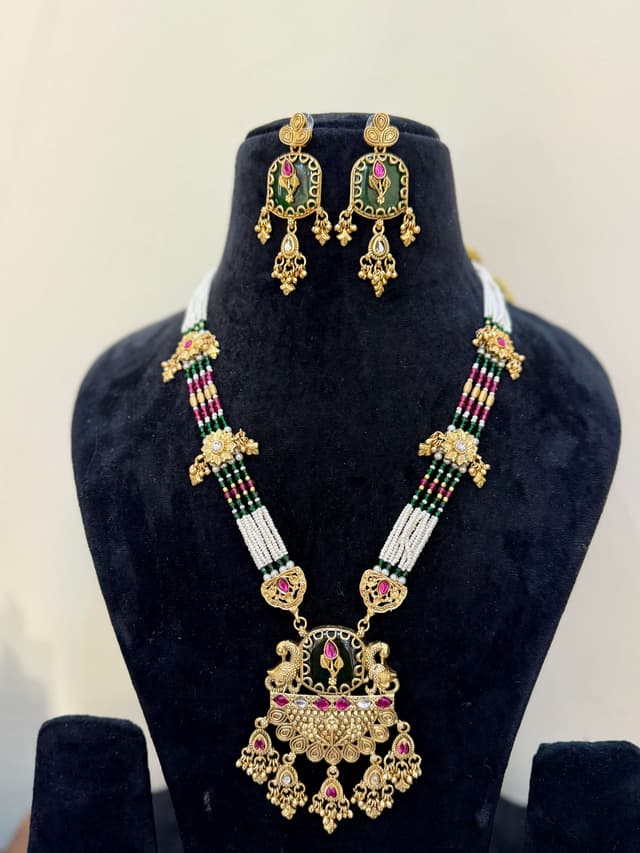 Dulhan Necklace hover