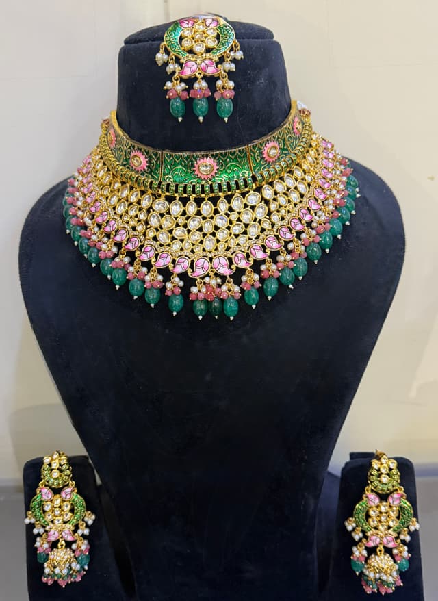 Emerald Lotus Bridal Set hover