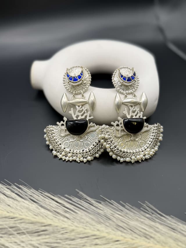 Chandni Earrings hover