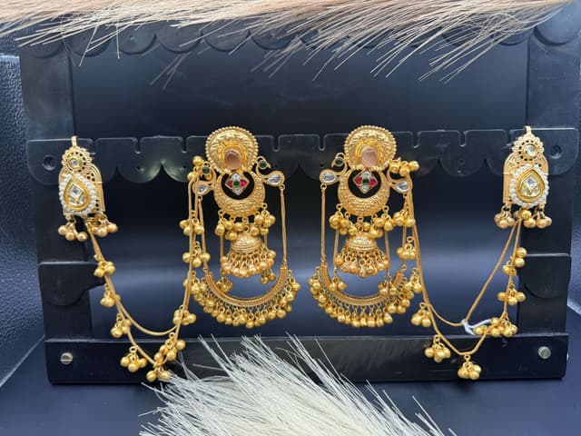 Jhoomar kaan Baali hover