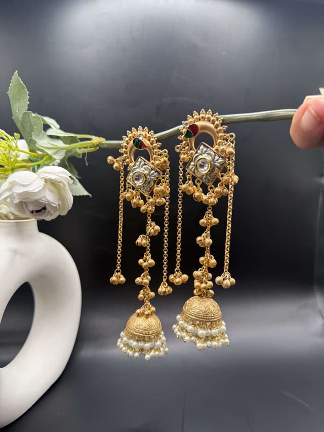 Suryavanshi Jhumka hover