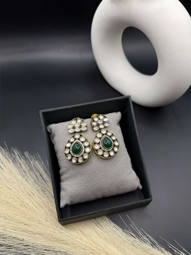 Polki earring hover