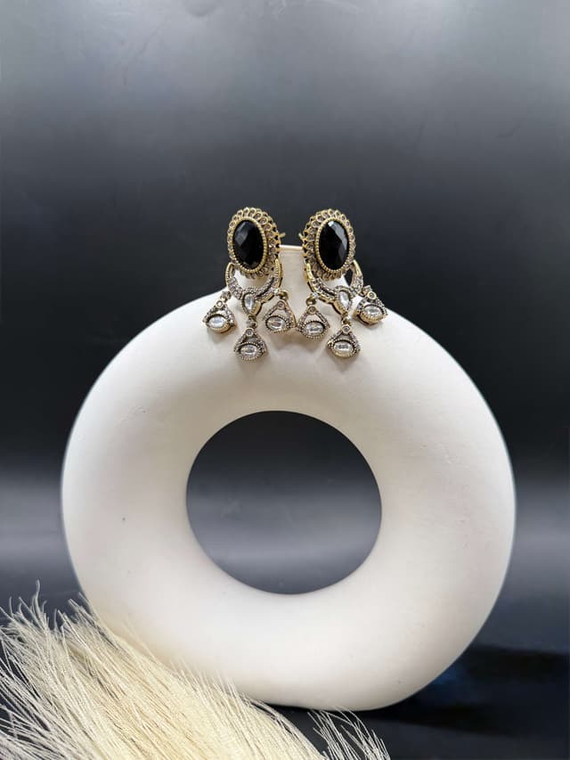 Polki earring hover
